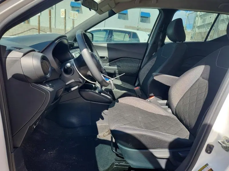 2019 NISSAN KICKS S  