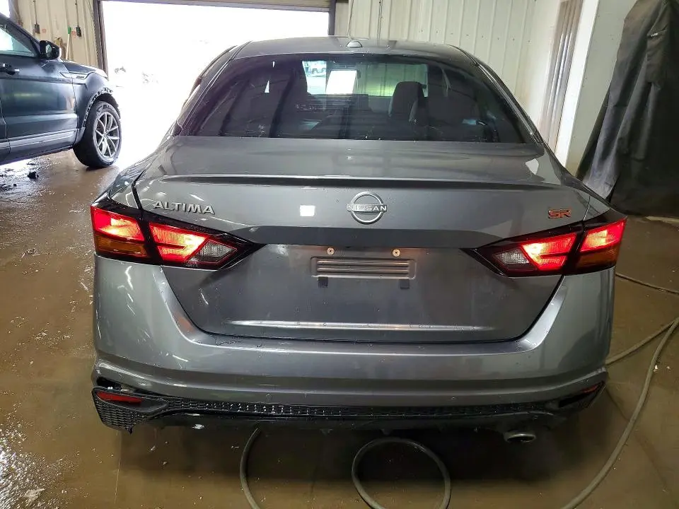 2024 NISSAN ALTIMA SR  