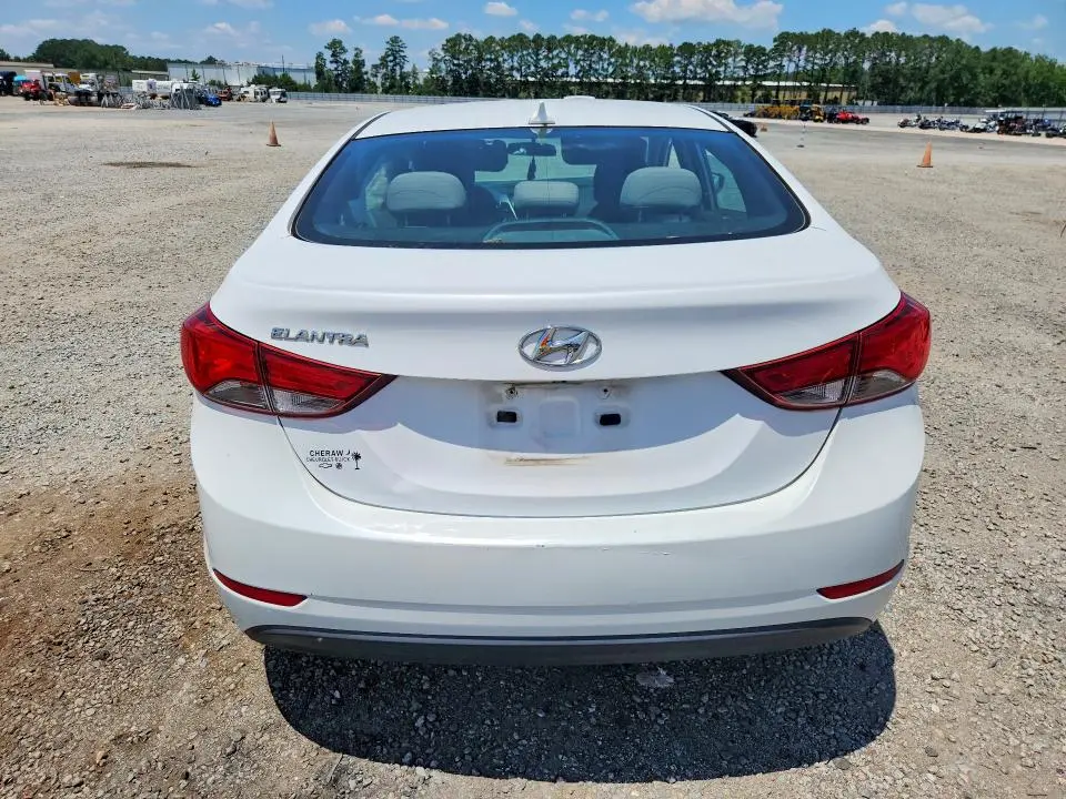 2016 HYUNDAI ELANTRA SE  