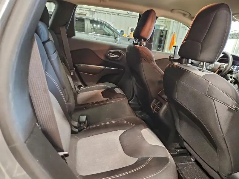 2015 JEEP CHEROKEE SPORT  