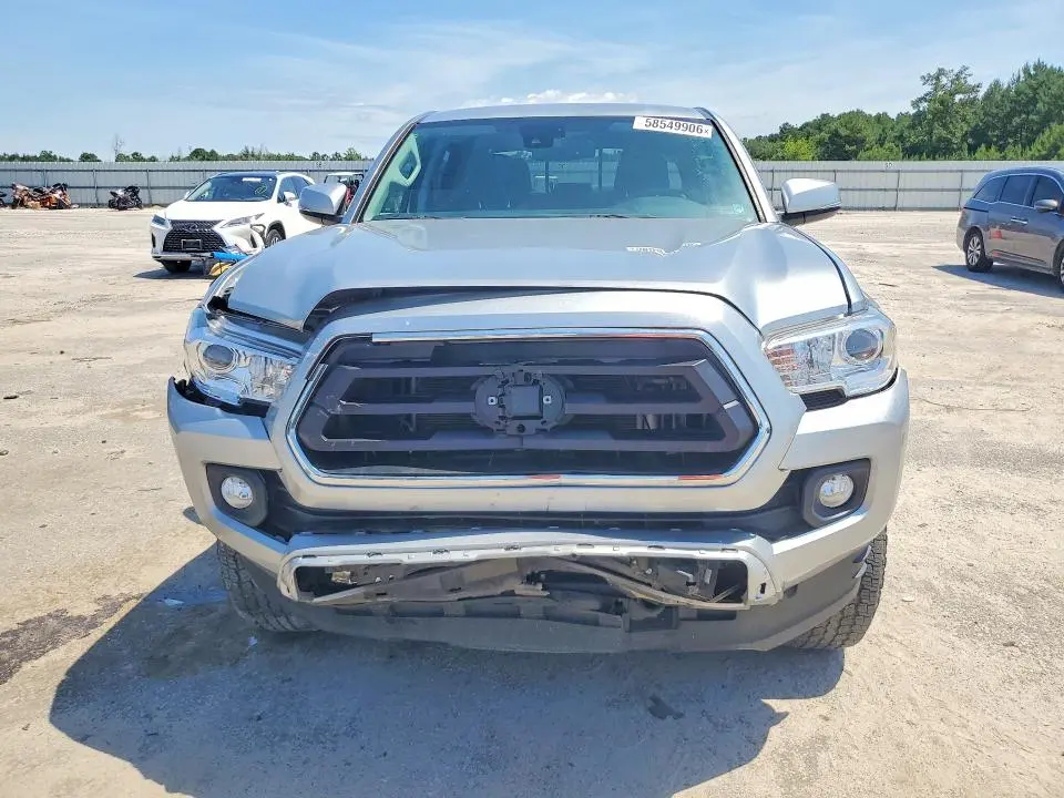 2022 TOYOTA TACOMA SR5 V6  