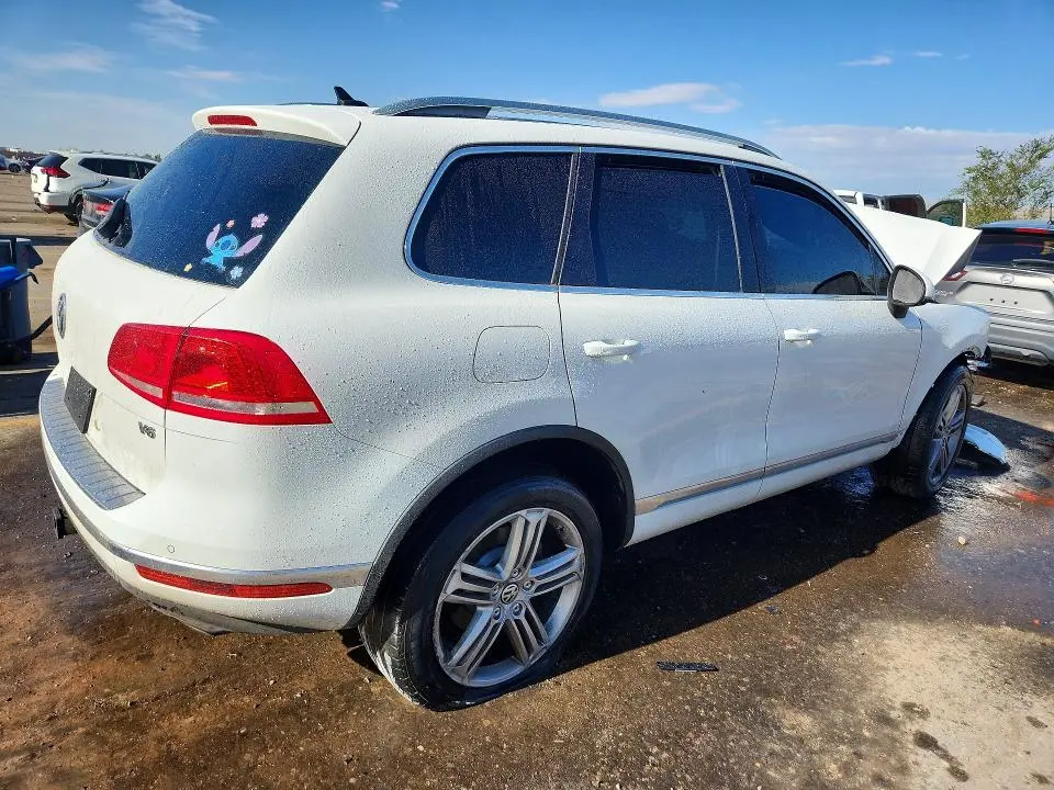 2015 VOLKSWAGEN TOUAREG V6  