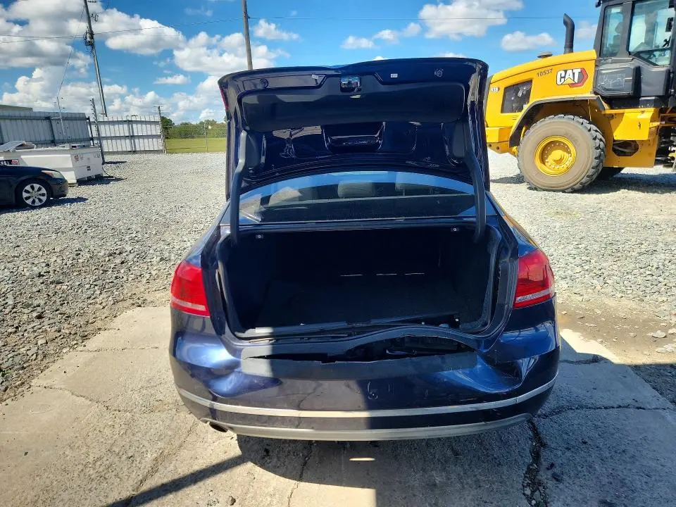 2015 VOLKSWAGEN PASSAT SE  