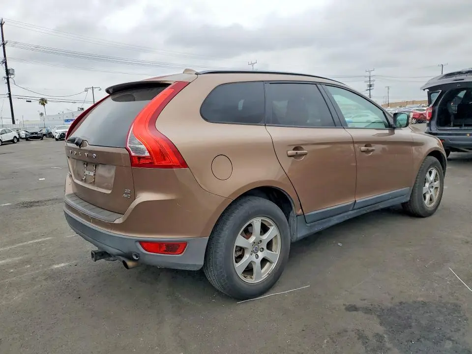 2010 VOLVO XC60 3.2  