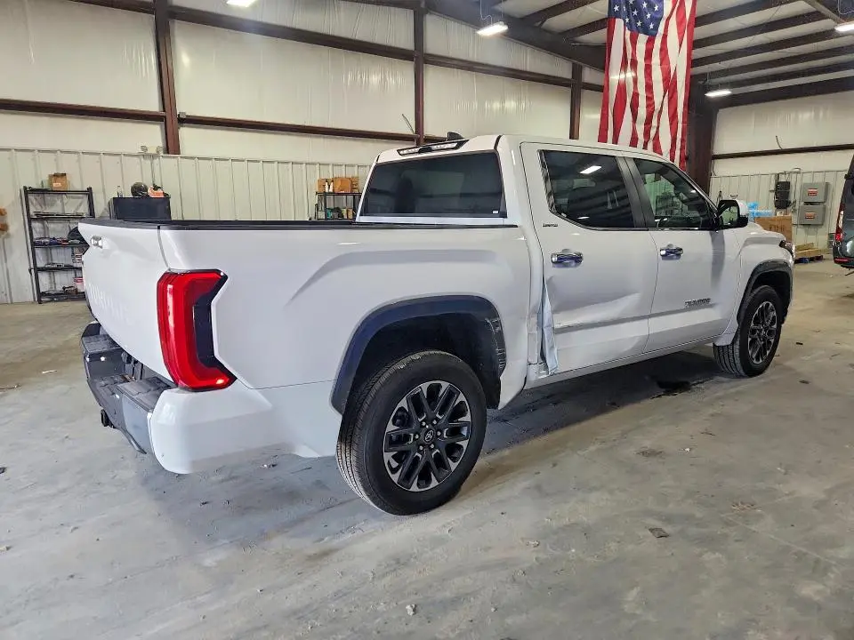 2026 TOYOTA TUNDRA CREWMAX LIMITED  