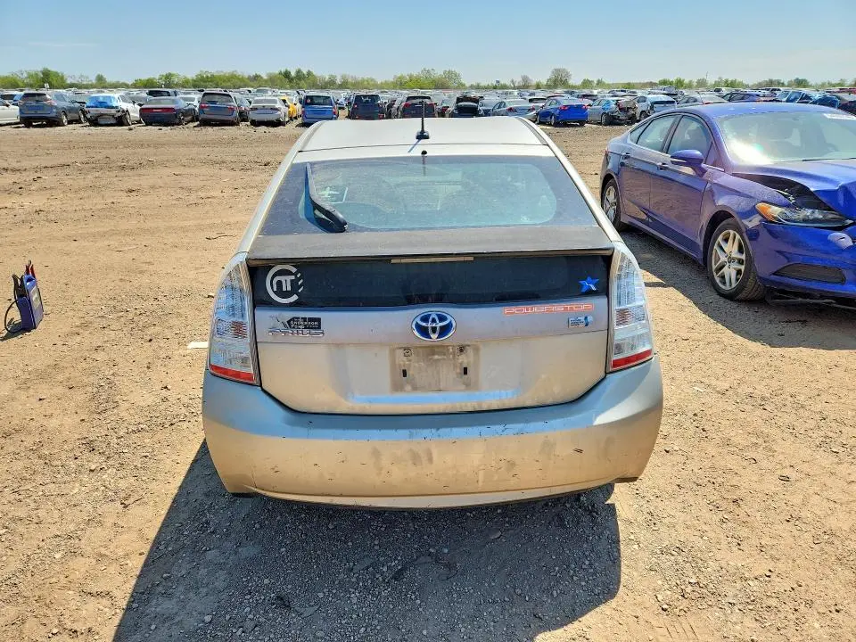 2010 TOYOTA PRIUS III  