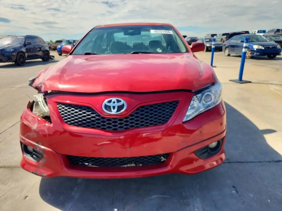 2011 TOYOTA CAMRY SE  