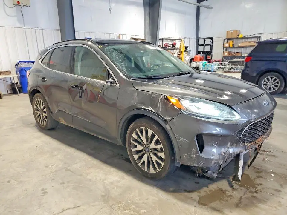 2020 FORD ESCAPE TITANIUM  