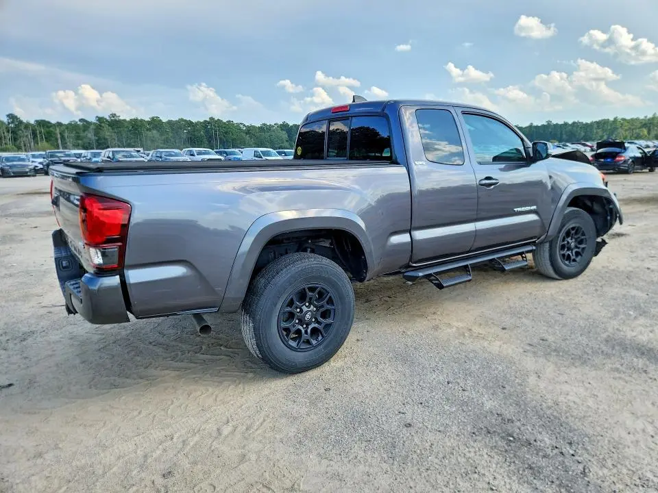 2022 TOYOTA TACOMA SR5 V6  