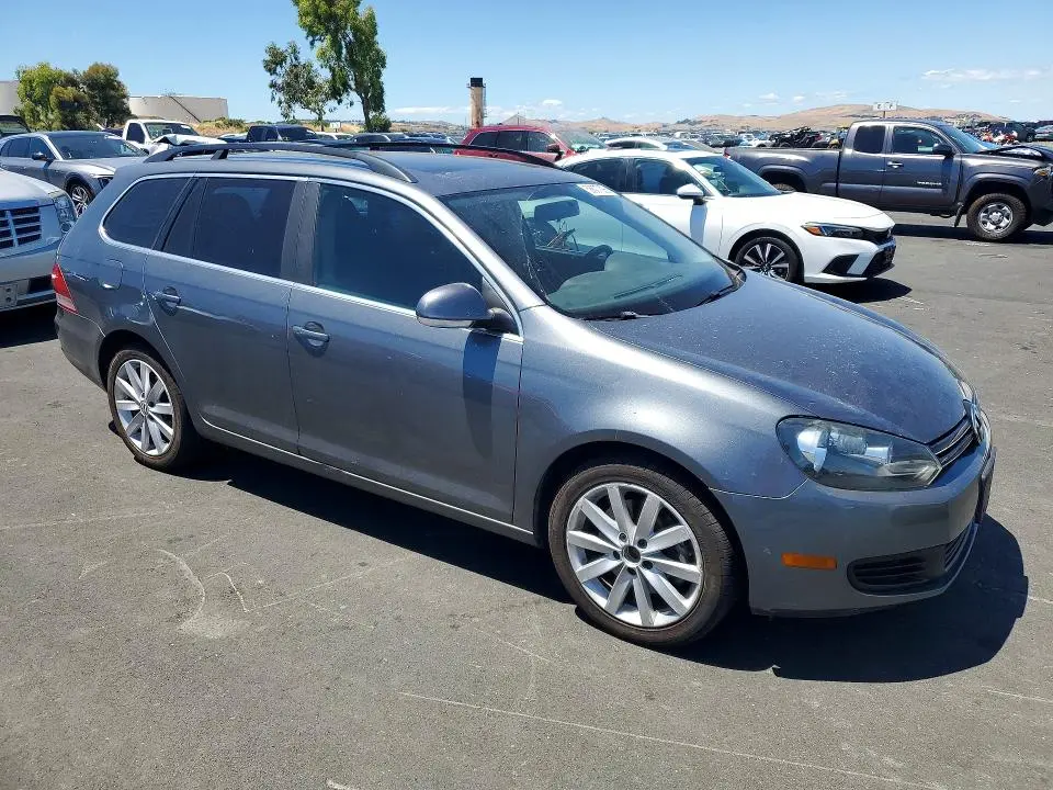 2013 VOLKSWAGEN JETTA TDI  