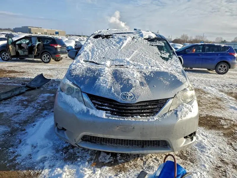 2011 TOYOTA SIENNA LE  