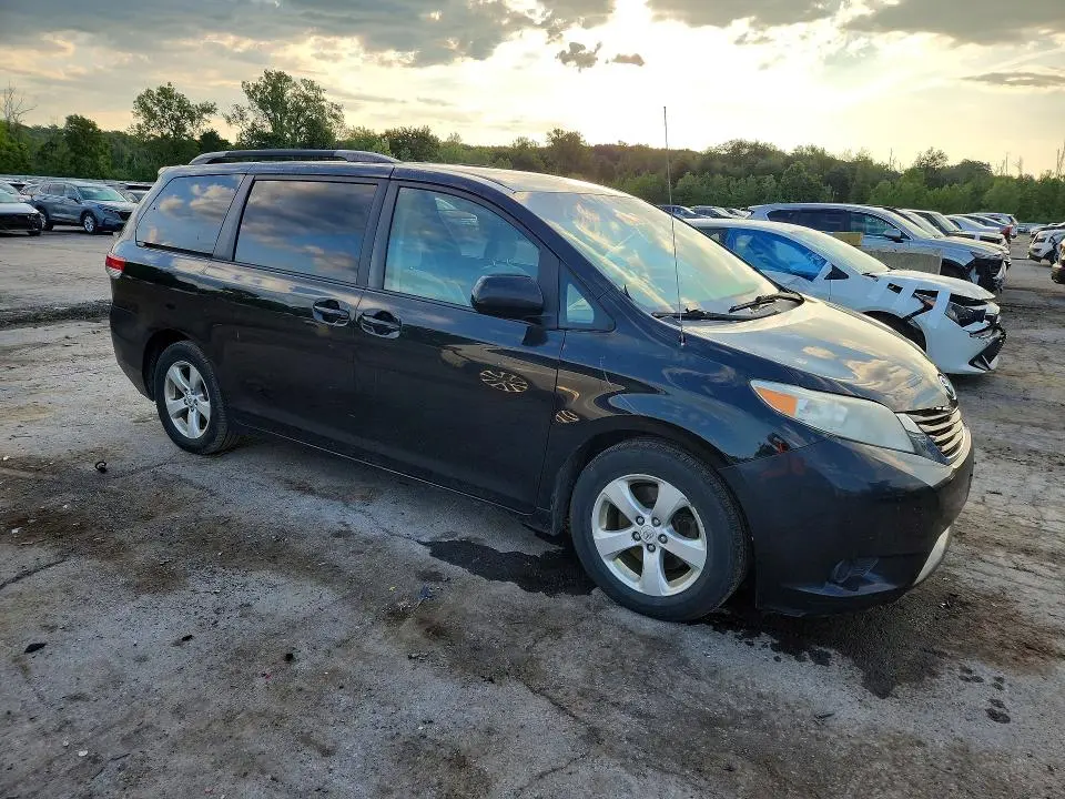 2011 TOYOTA SIENNA LE  