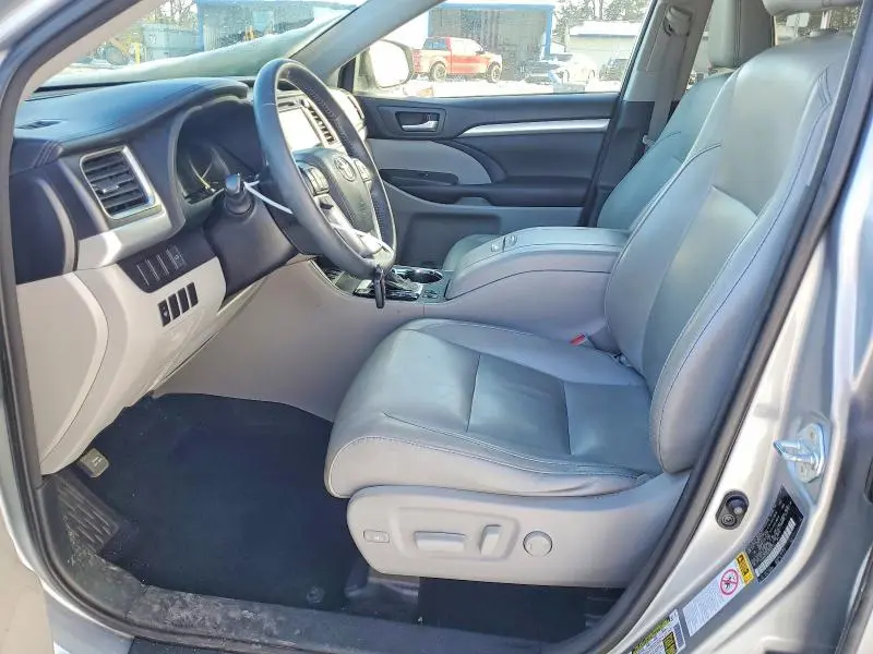 2016 TOYOTA HIGHLANDER XLE  