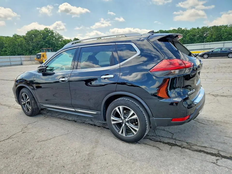 2017 NISSAN ROGUE SL  