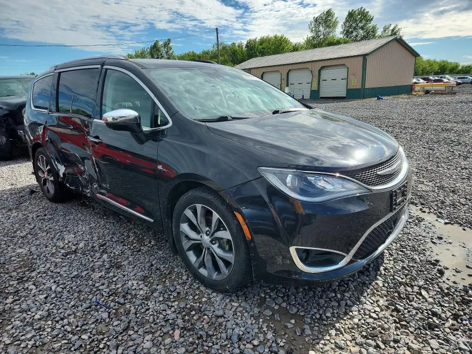 2018 CHRYSLER PACIFICA LIMITED  
