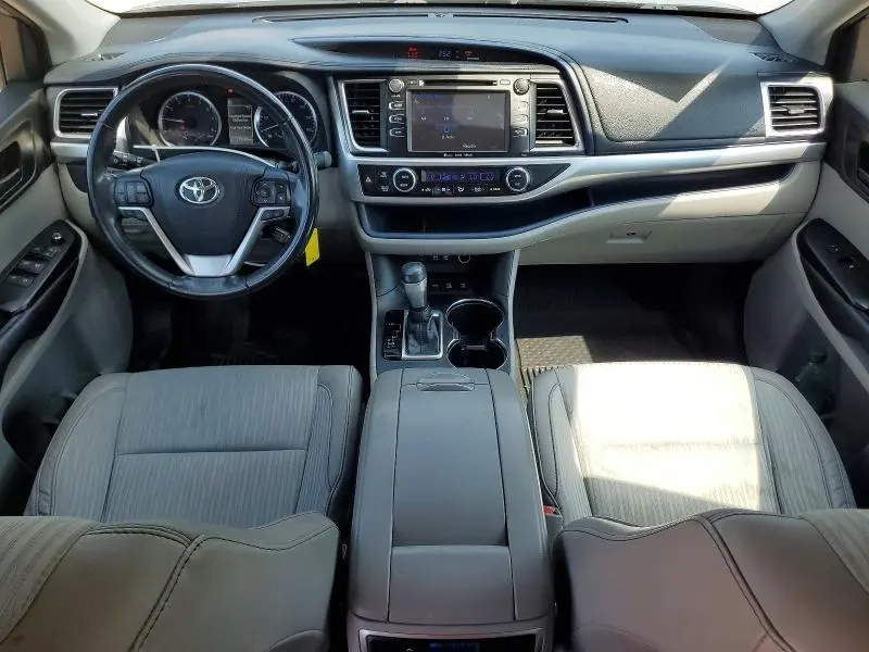 2018 TOYOTA HIGHLANDER LE PLUS  