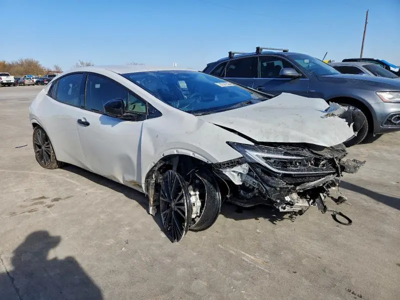 2025 TOYOTA PRIUS LE  