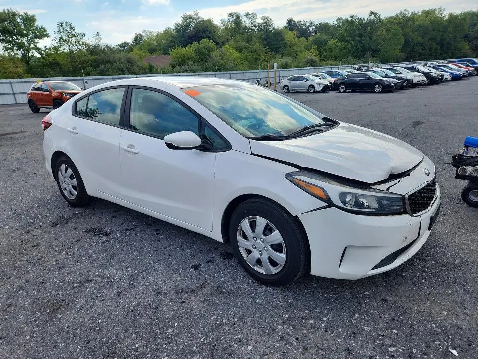 2017 KIA FORTE LX  