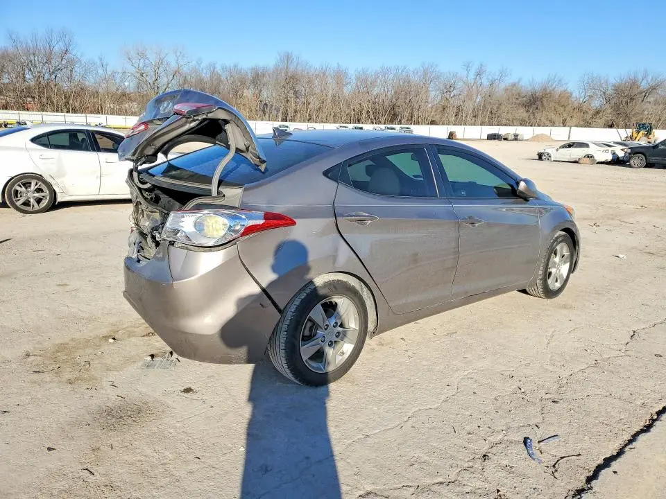 2012 HYUNDAI ELANTRA GLS  