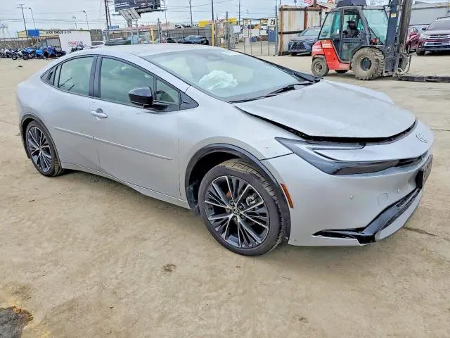 2024 TOYOTA PRIUS XLE  