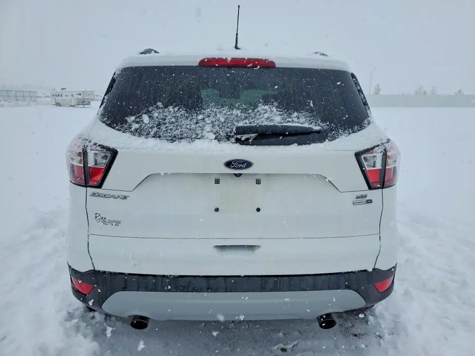 2018 FORD ESCAPE SE  