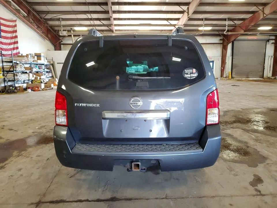 2011 NISSAN PATHFINDER S  