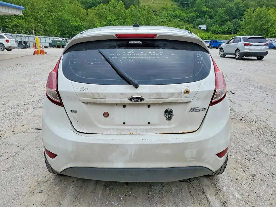 2016 FORD FIESTA SE  