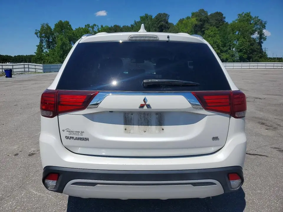 2020 MITSUBISHI OUTLANDER SE  
