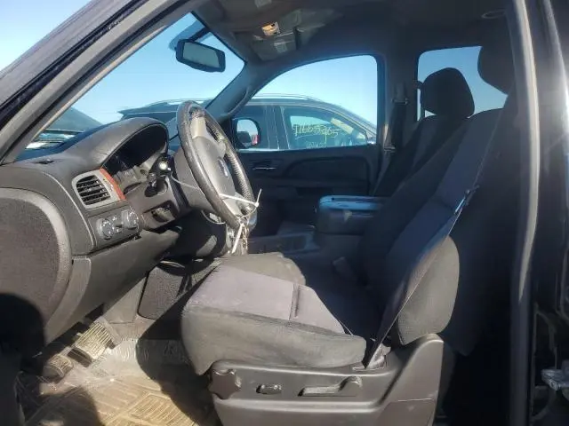 2013 GMC YUKON SLE  