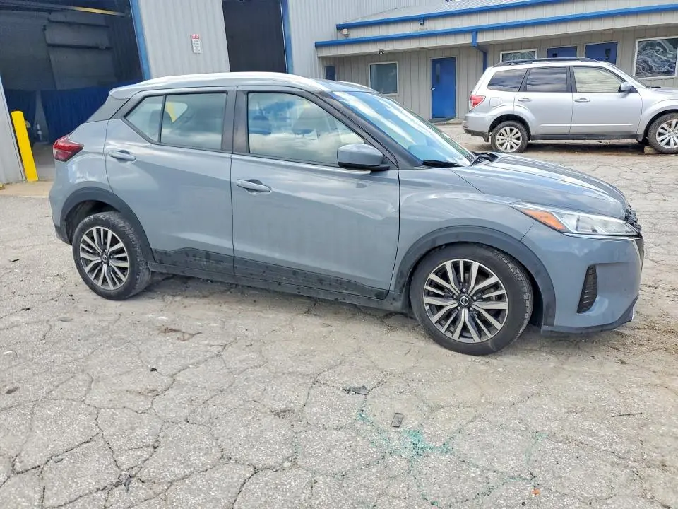 2021 NISSAN KICKS SV  
