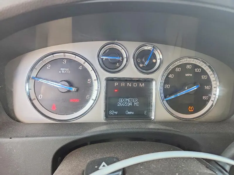 2011 CADILLAC ESCALADE LUXURY  