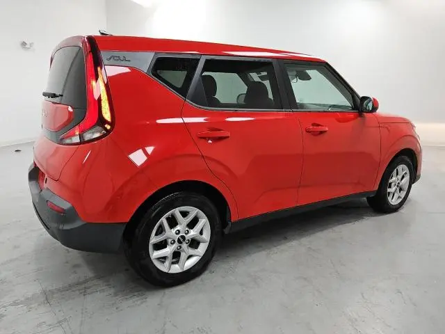 2022 KIA SOUL LX  