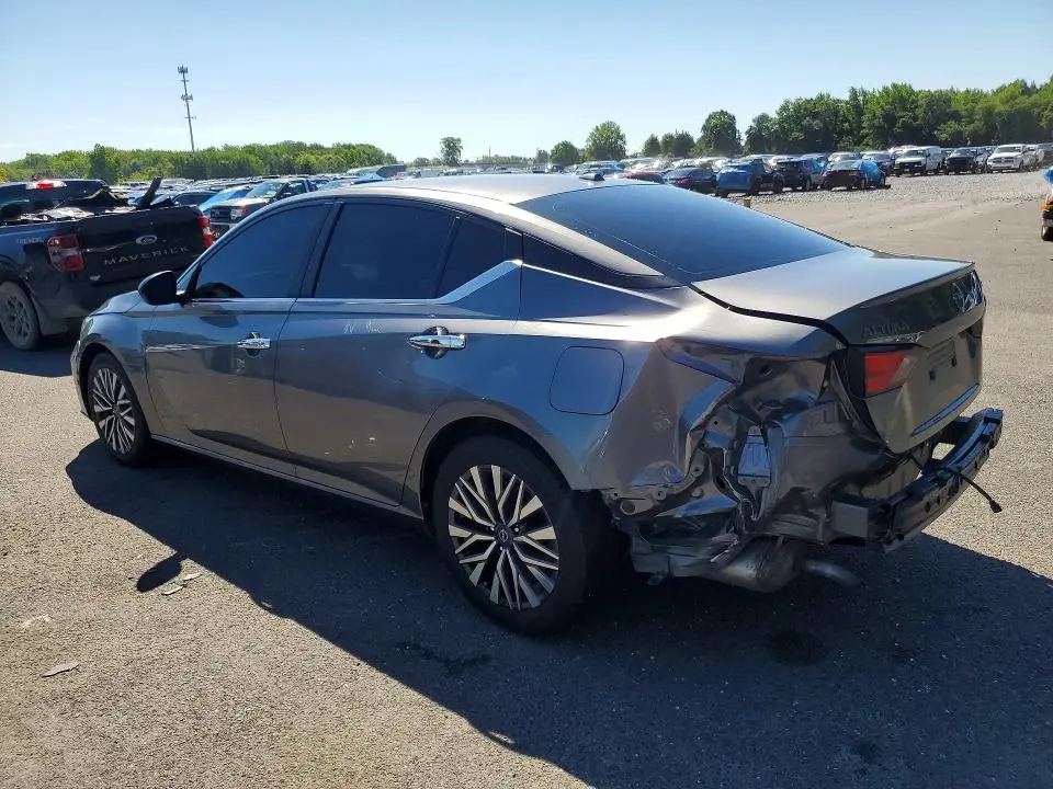 2024 NISSAN ALTIMA SV  