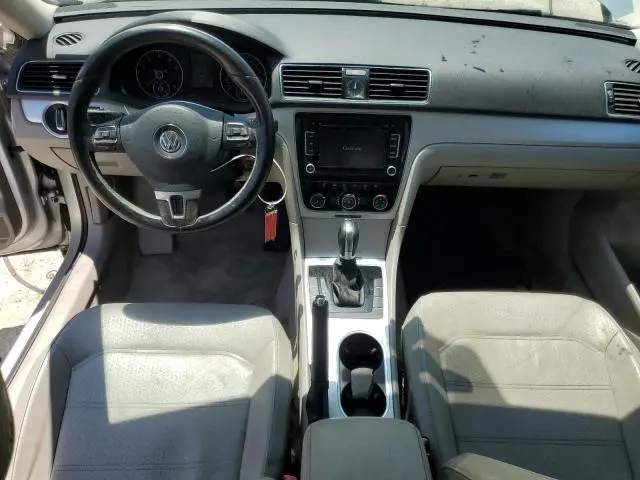 2013 VOLKSWAGEN PASSAT SE  