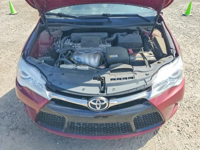2016 TOYOTA CAMRY SE  