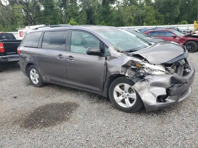 2016 TOYOTA SIENNA LE  