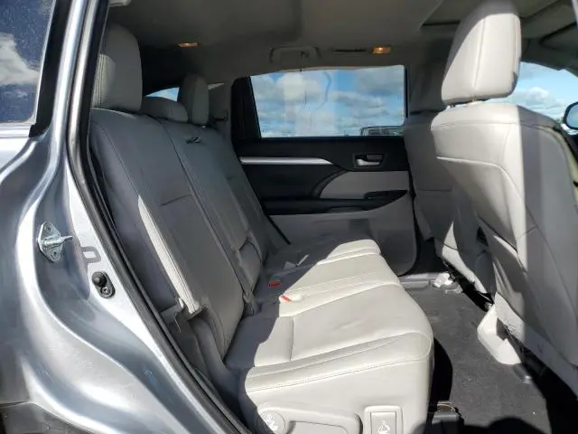 2015 TOYOTA HIGHLANDER XLE  