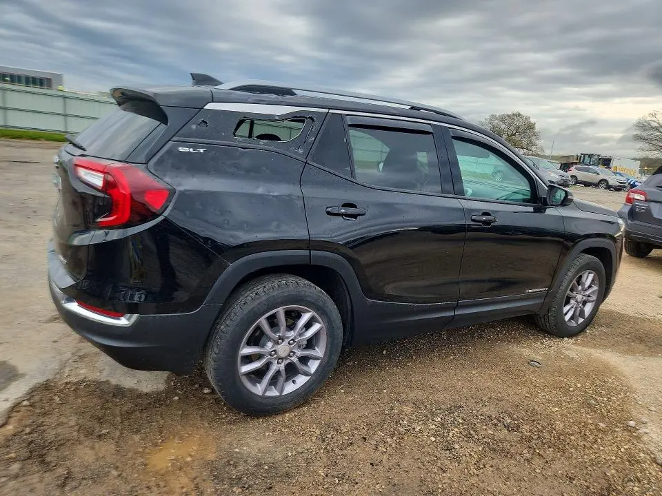2023 GMC TERRAIN SLT  