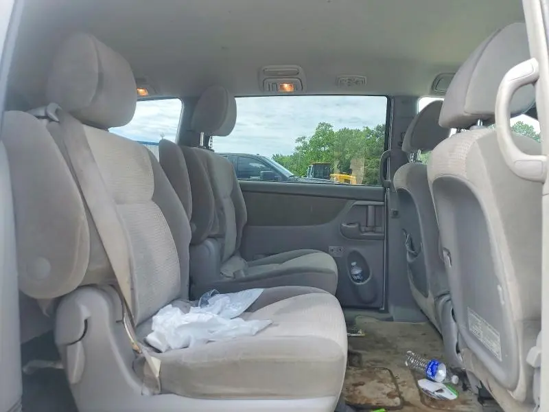 2010 TOYOTA SIENNA LE 7-PASSENGER  