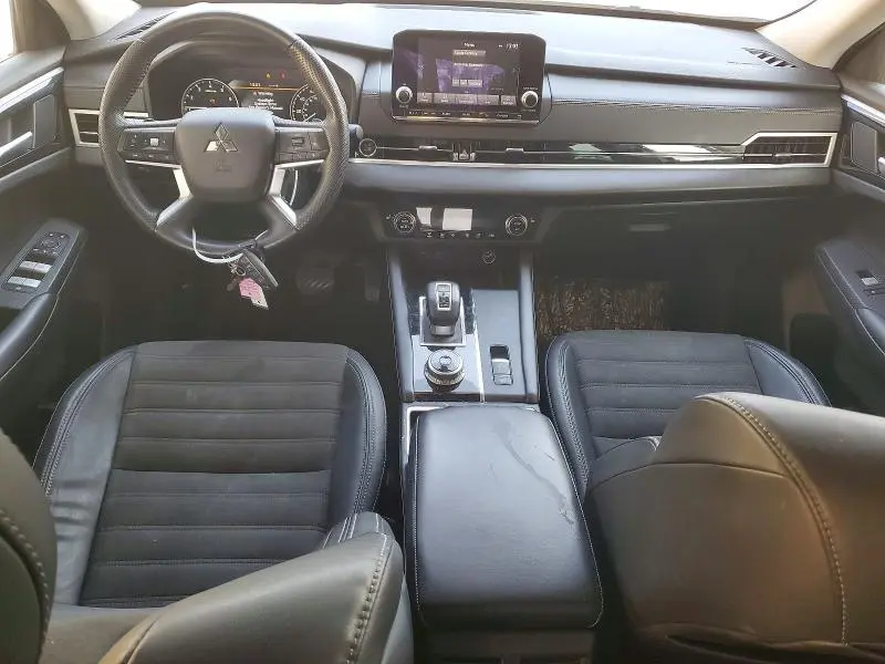 2023 MITSUBISHI OUTLANDER SE  