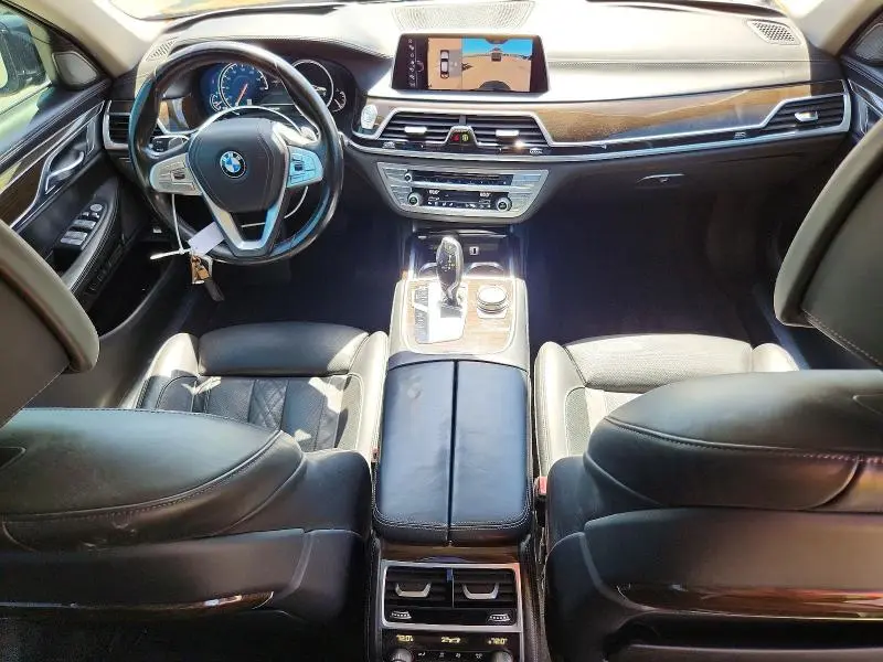 2016 BMW 750 XI  