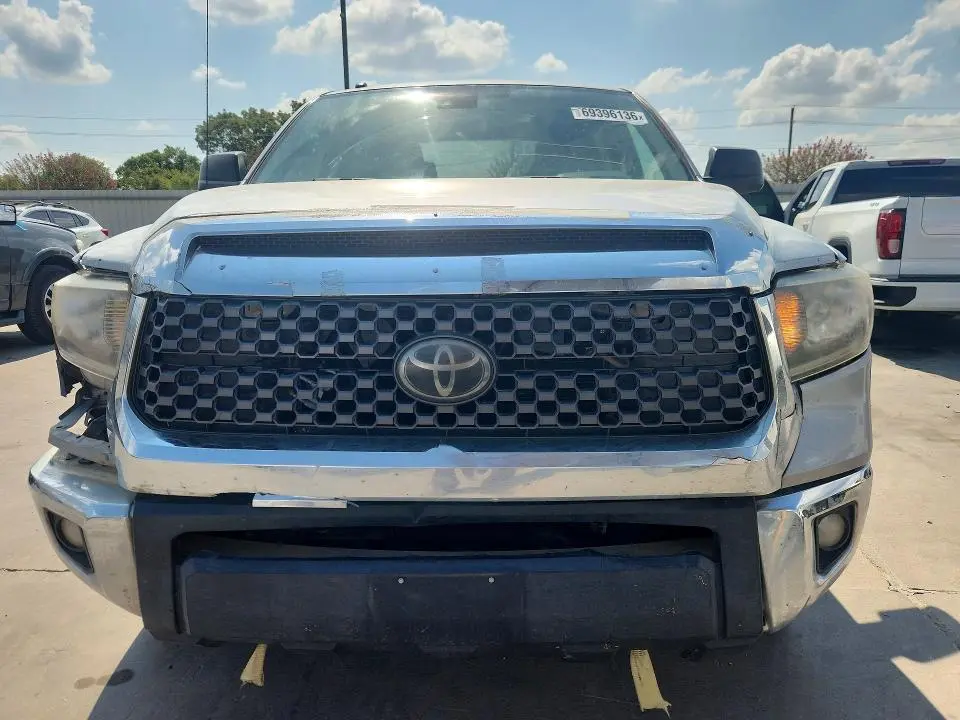 2018 TOYOTA TUNDRA CREWMAX SR5  