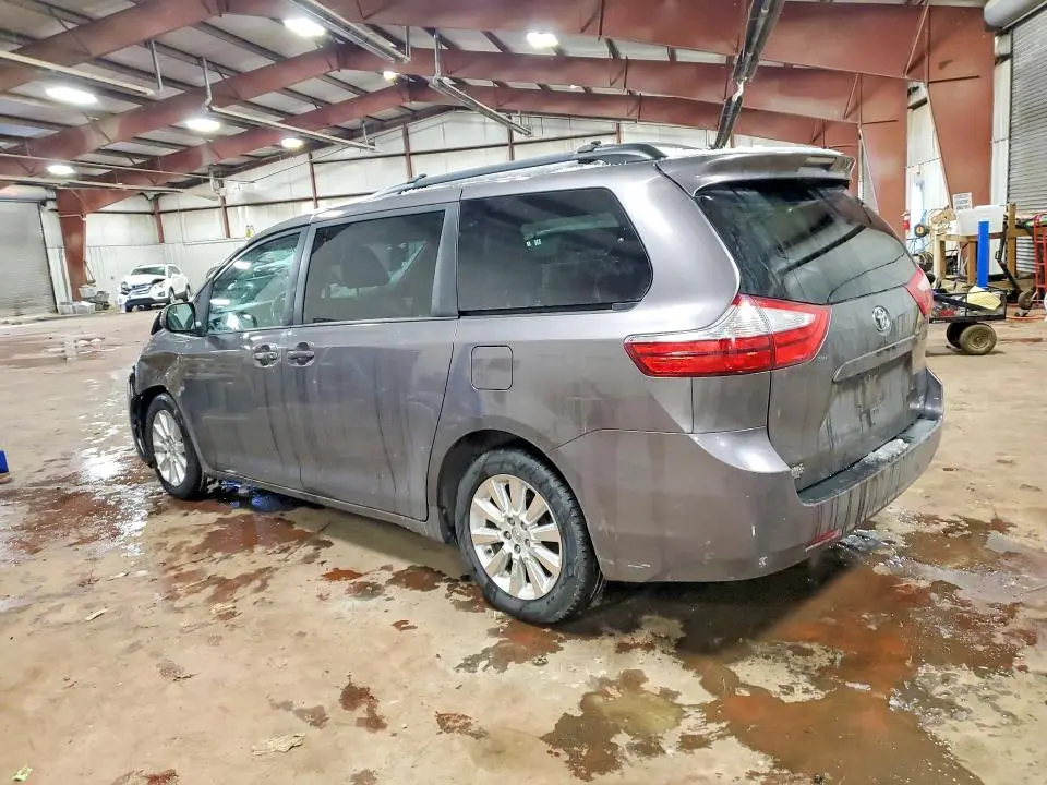 2015 TOYOTA SIENNA LE  