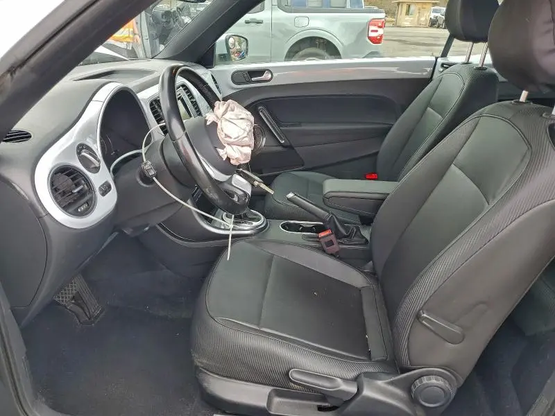 2017 VOLKSWAGEN BEETLE S/SE  