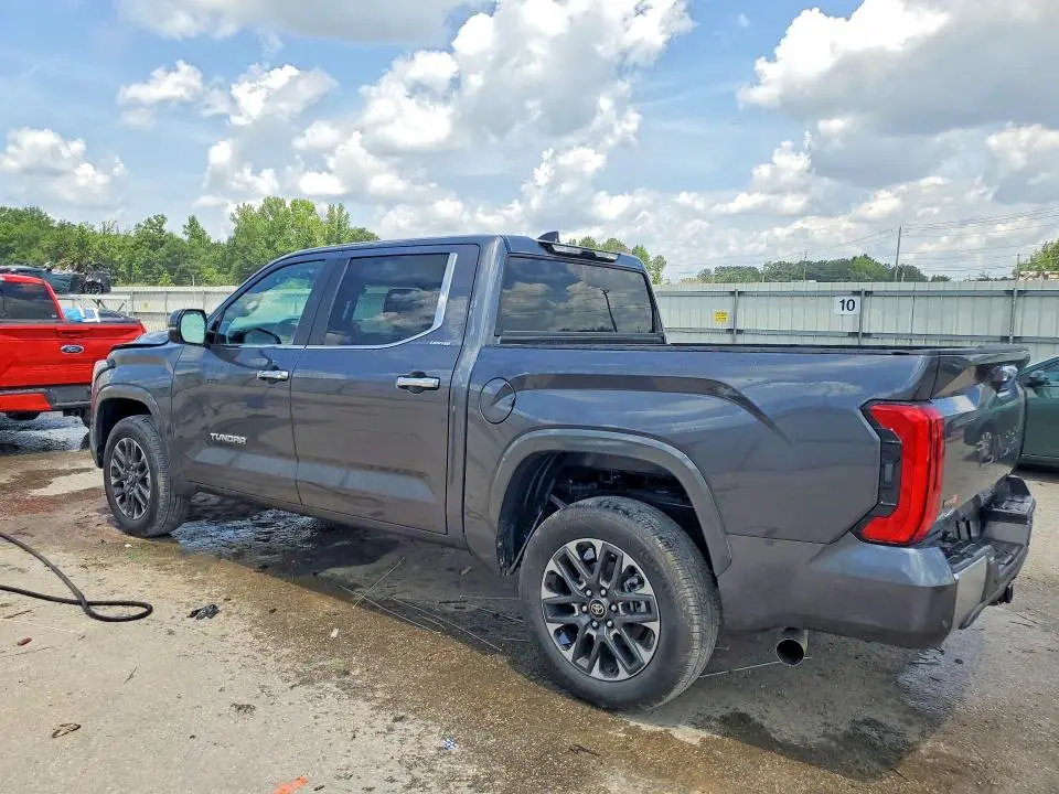 2026 TOYOTA TUNDRA CREWMAX LIMITED  