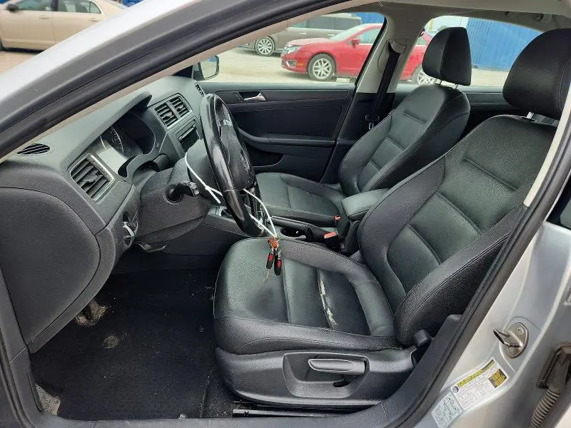 2012 VOLKSWAGEN JETTA SE  