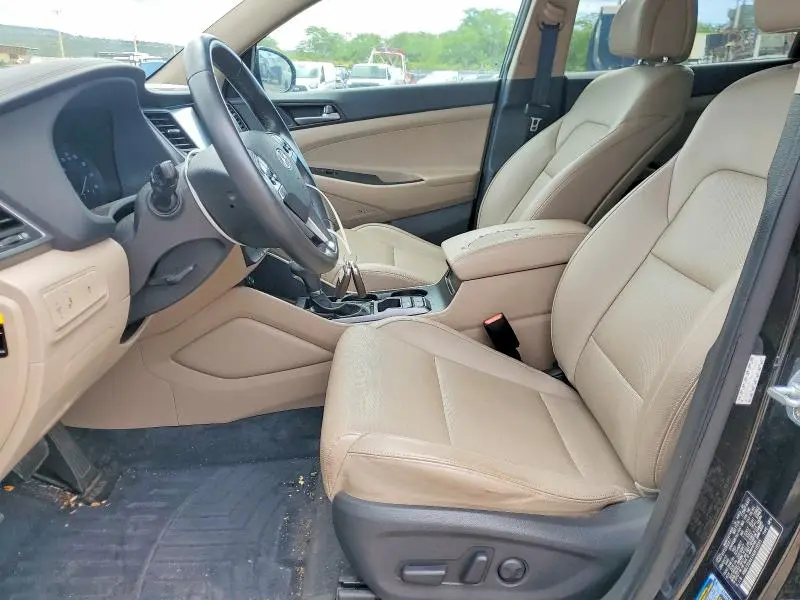 2017 HYUNDAI TUCSON SE PLUS  