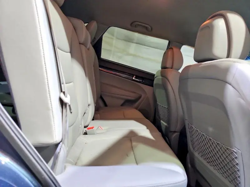 2012 KIA SORENTO LX  