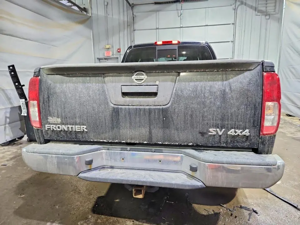 2015 NISSAN FRONTIER SV  