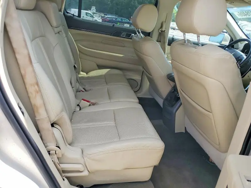 2013 LINCOLN MKT   